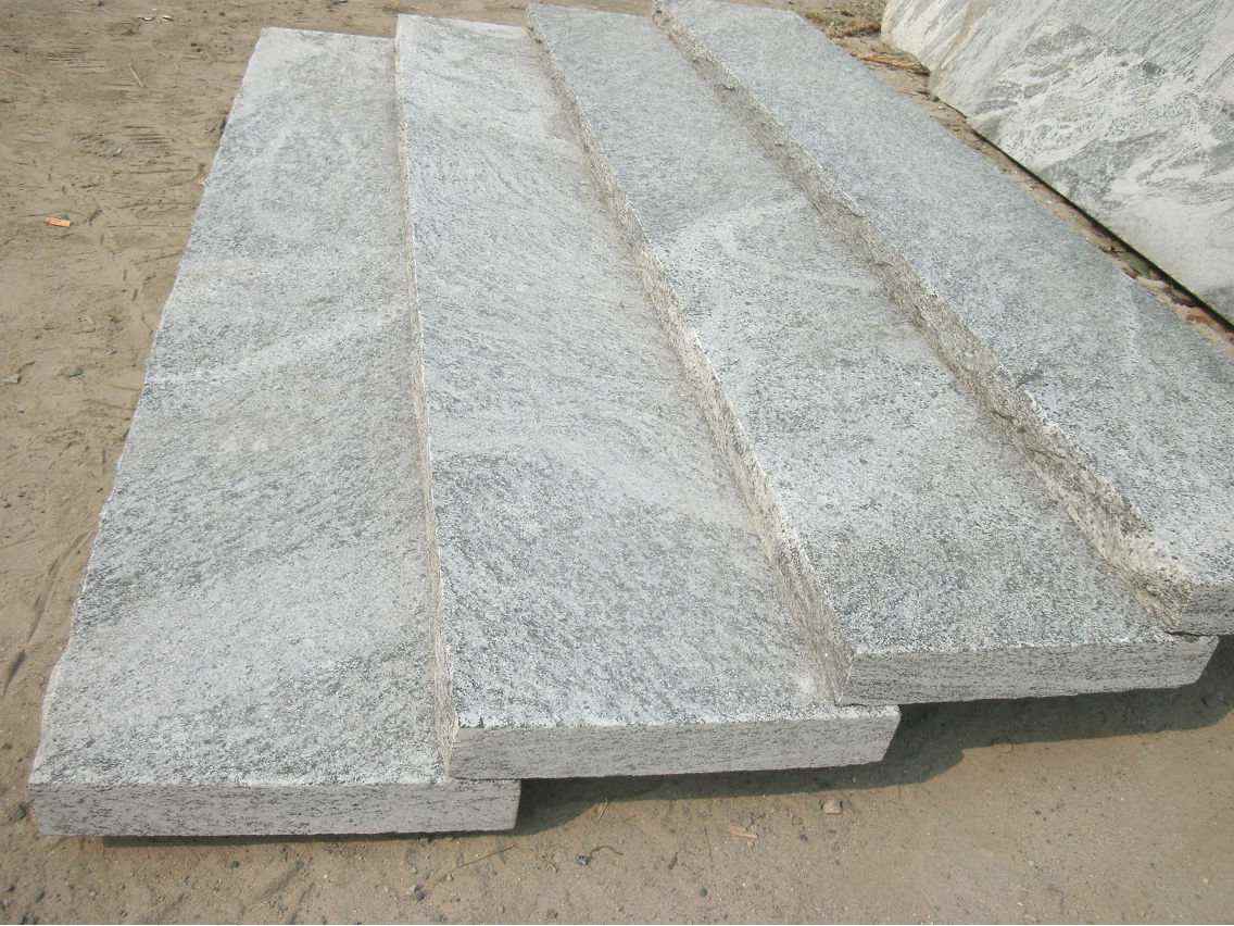 Cloudy Grey Granite Flamed Step